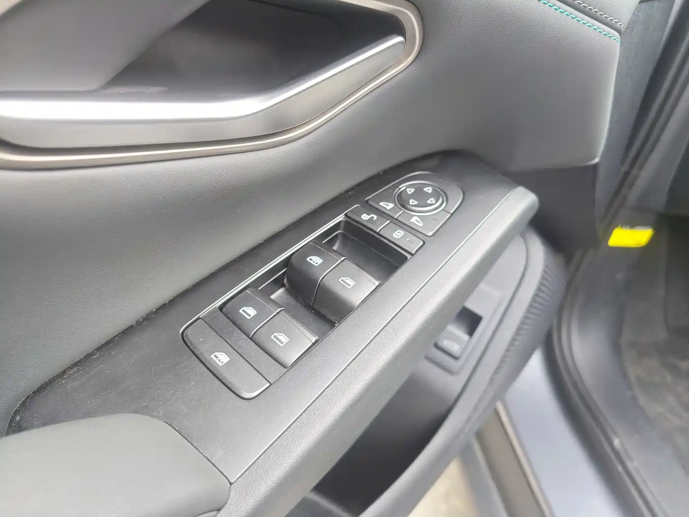 BYD Qin L 2024 DM-i 80KM Leading Edition фото 11
