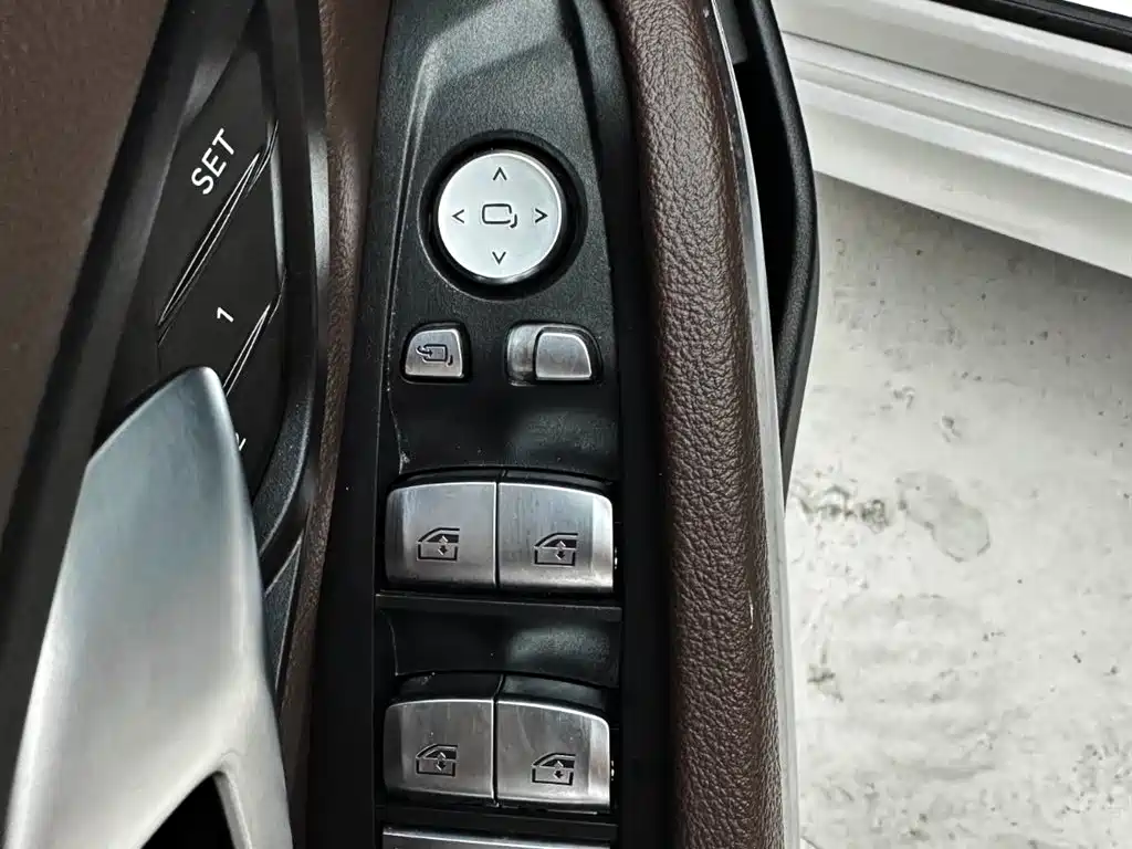 BMW 3 Series 2023 320Li M Sport Package фото 16