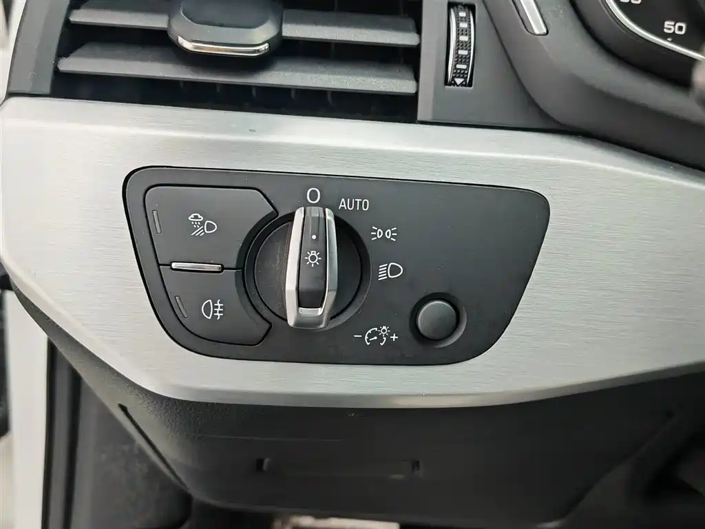 Audi A4L 2019 40 TFSI Fashion (China V) фото 21