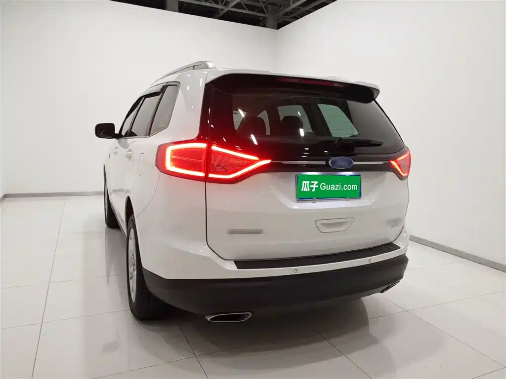 Фото 5 - Ford Edge