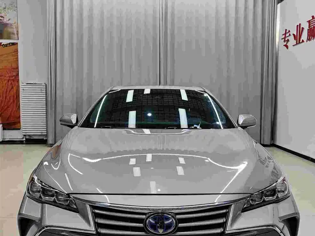 Toyota Avalon 2019 Hybrid 2.5L Luxury Edition China VI фото 2