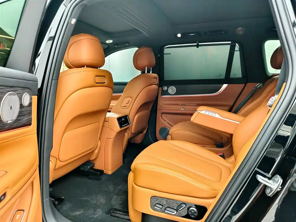 AITO Wenjie AITO M9 2025 Extended Range Ultra 52kWh 6-Seater фото 12