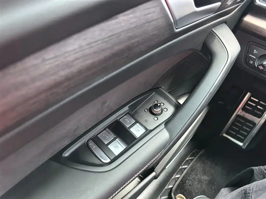 Audi Q5L 2024 Model 45 TFSI Premium Dynamic фото 10