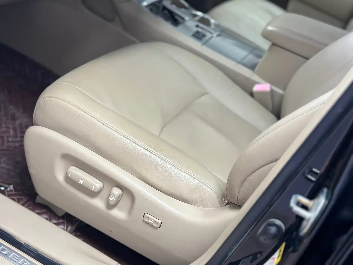 Toyota Highlander 2012 2.7L 2WD 7-Seater Luxury Edition фото 9