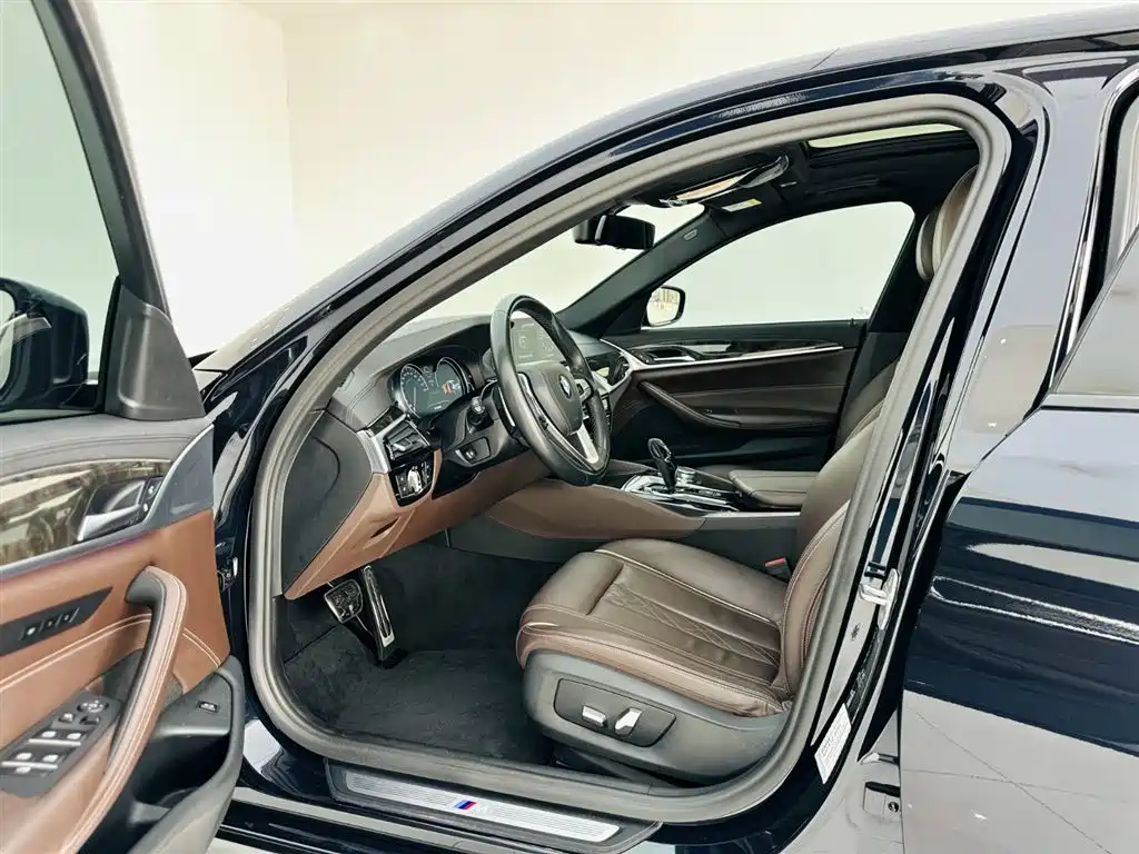 BMW 5 Series 2018 Facelift 530Li Leading M Sport Package фото 13