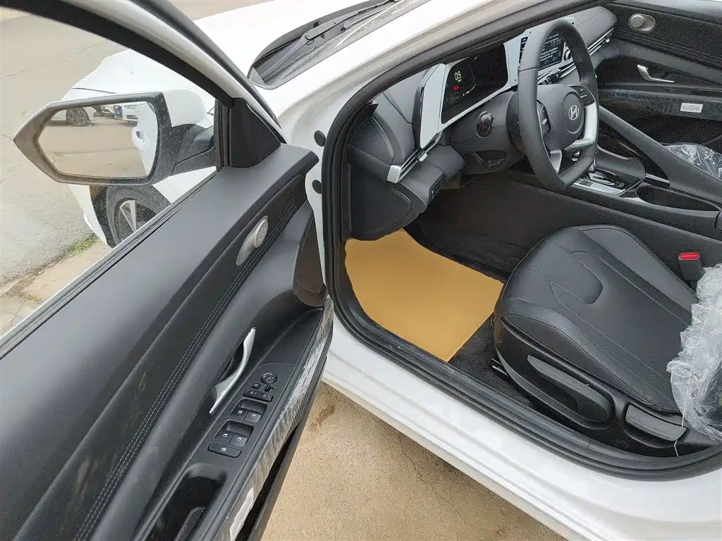 MODERN ELANTRA