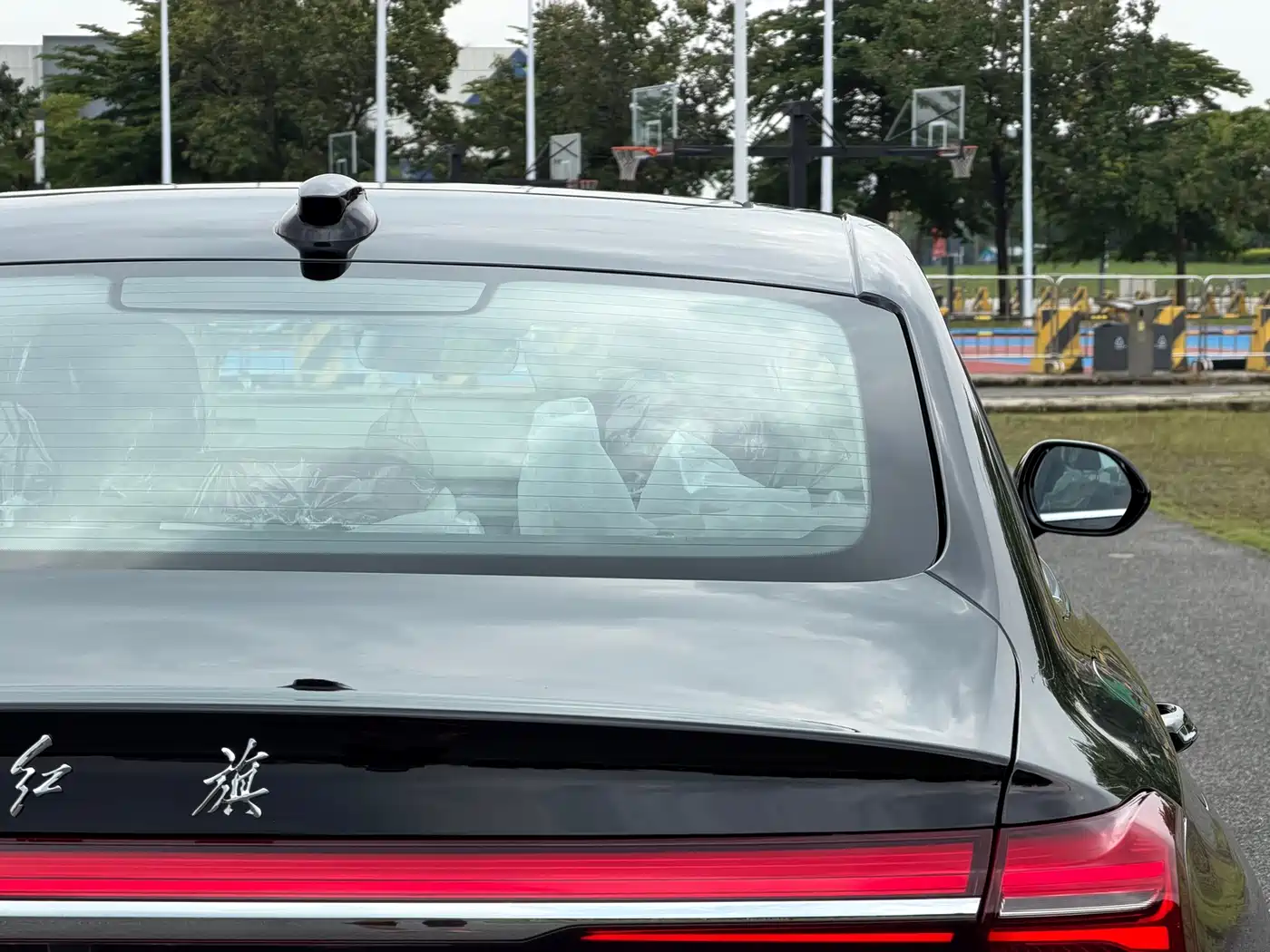 Фото 9 - Hongqi H5