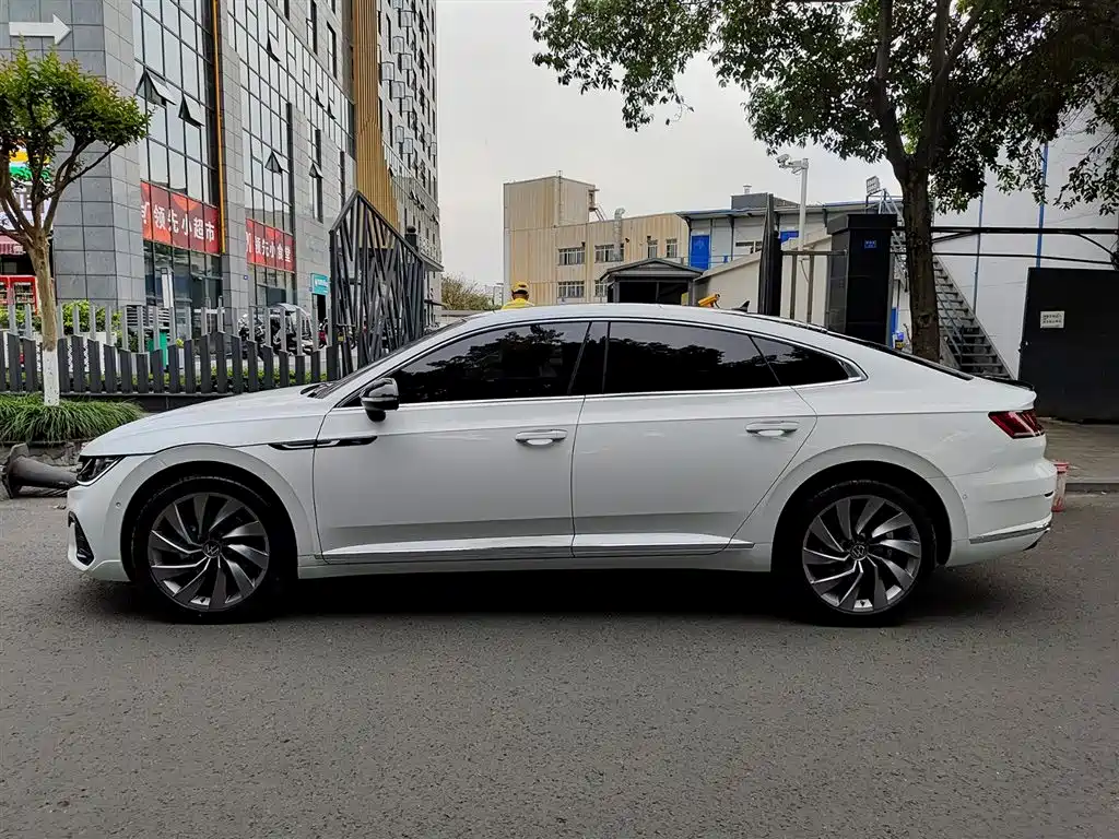 Volkswagen FAW-Volkswagen CC 2021 380TSI Eye-catching Edition фото 3