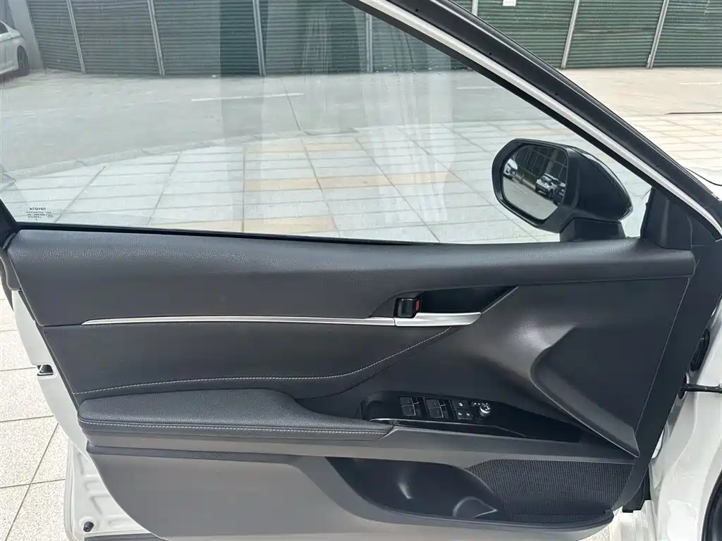 Toyota Camry 2022 2.0S Knight Edition фото 14