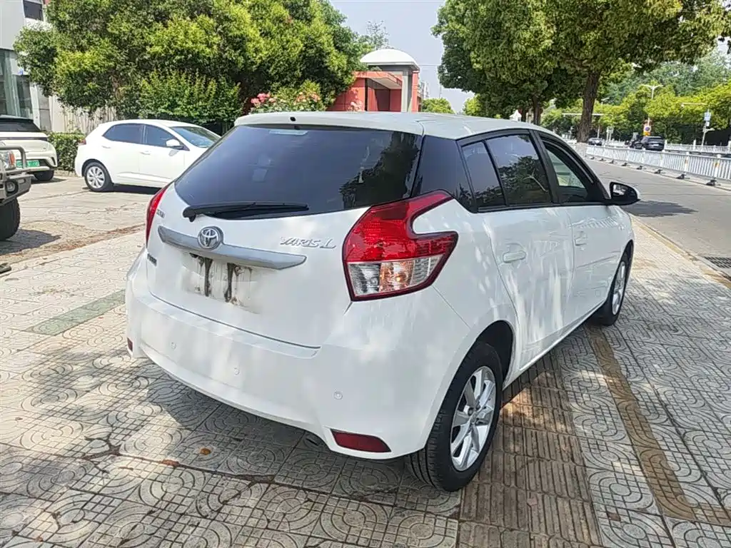 Toyota YARiS L Zhi Xuan 2015 1.5E Auto Charming Edition фото 7