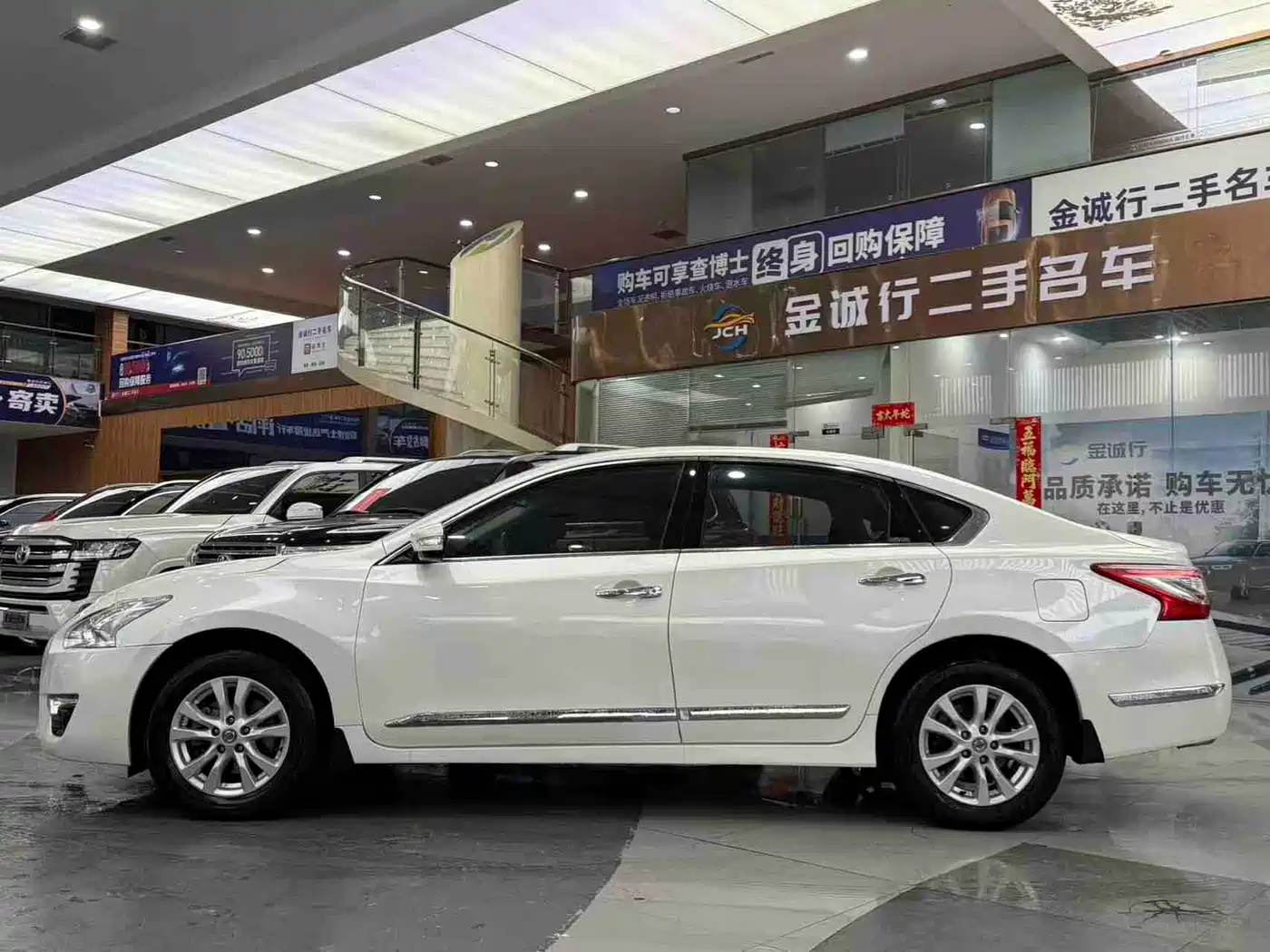 Toyota Corolla 2021 Hybrid 1.8L E-CVT Pioneer Edition фото 4