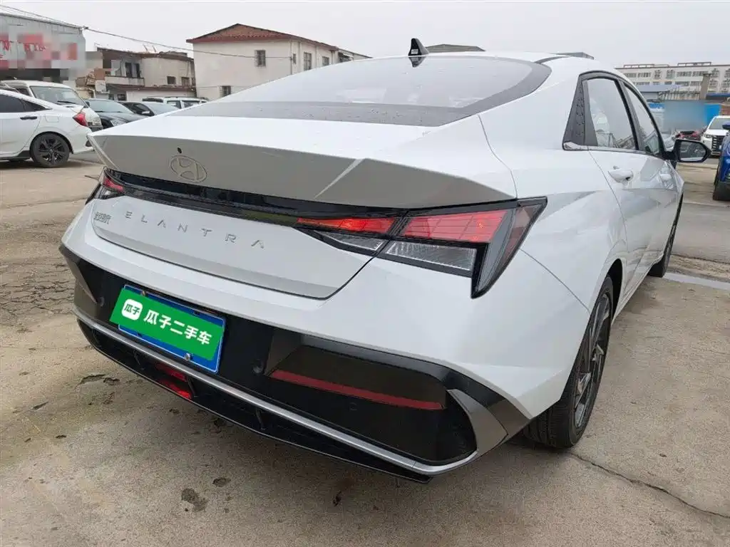 MODERN ELANTRA