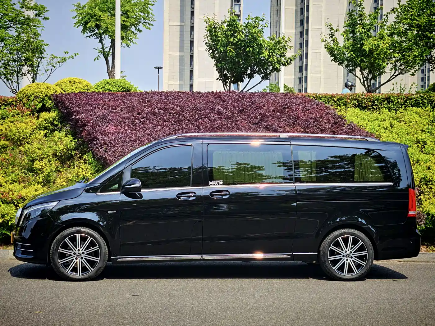 Mercedes-Benz V-Class 2022 V 260 L Long Wheelbase Luxury Edition фото 2