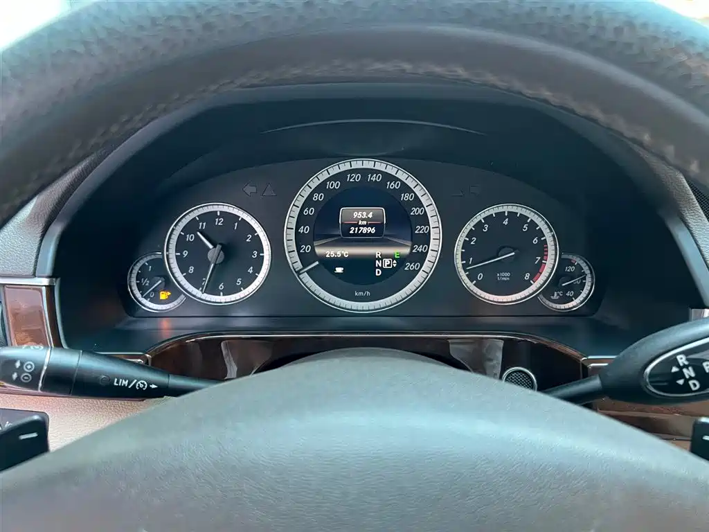 Mercedes-Benz E-Class 2013 Model E 260 L CGI Elegance фото 13