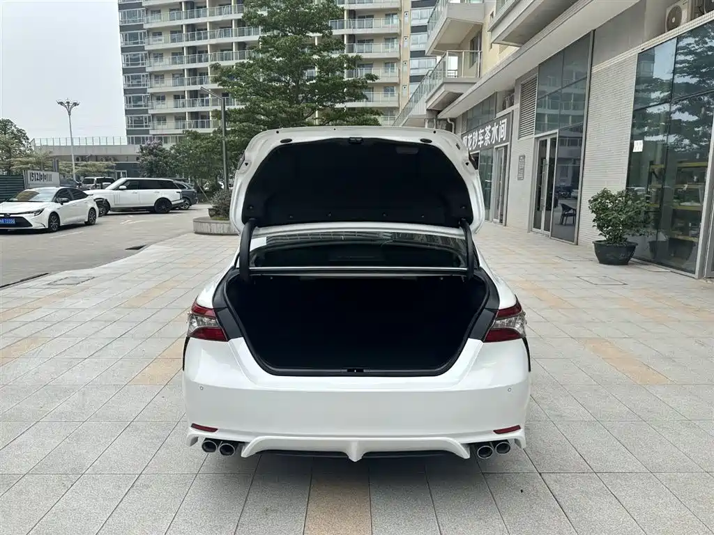 Toyota Camry 2022 2.0S Knight Edition фото 21