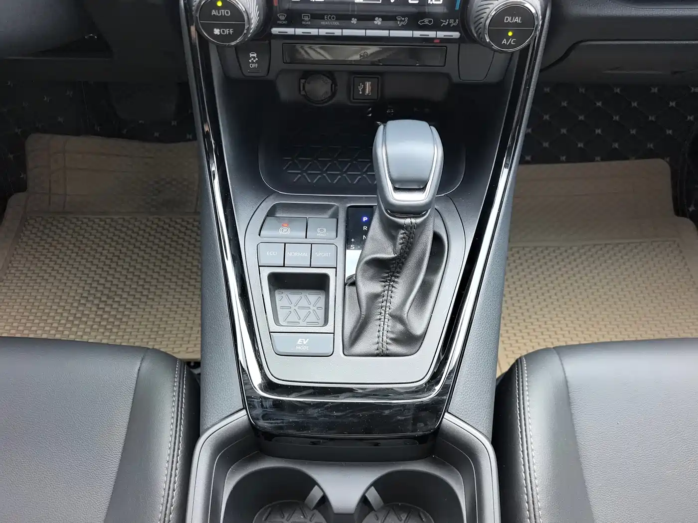 Toyota Wildlander 2025 2024 Hybrid 2.5L E-CVT FWD Luxury PLUS Edition