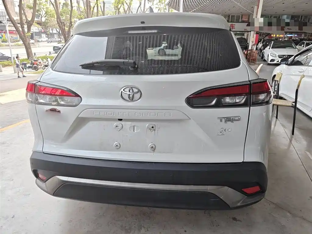 Toyota Frontlander 2022 2.0L CVT Luxury PLUS Edition фото 4