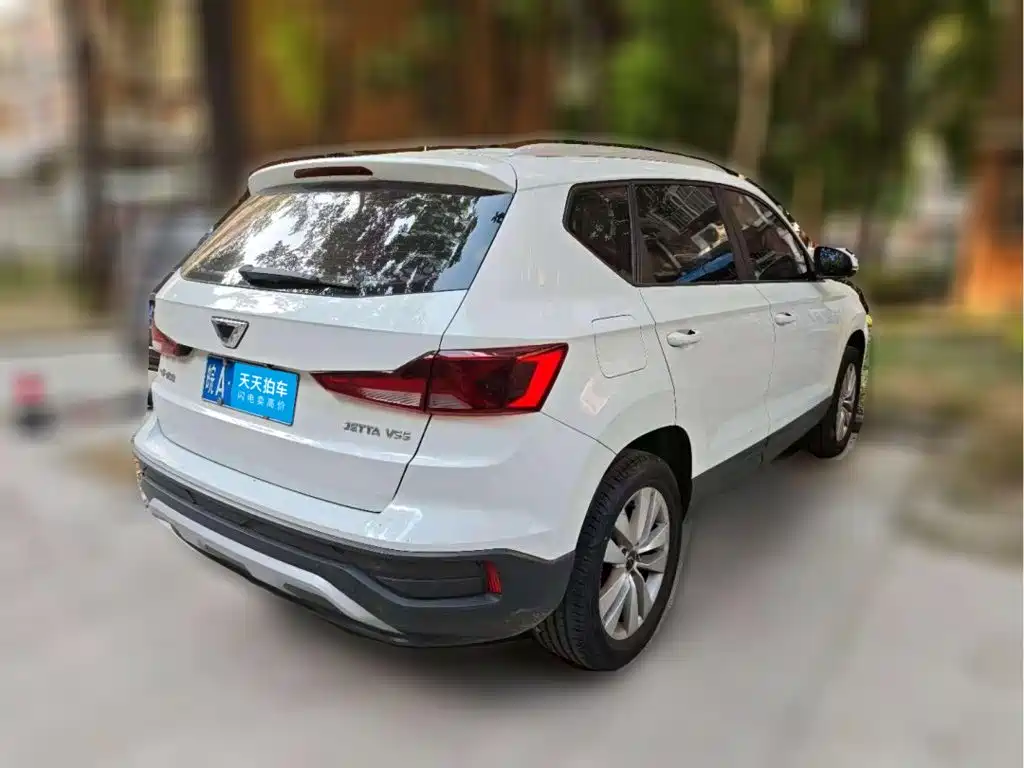 Photo 2 - Jetta VS5