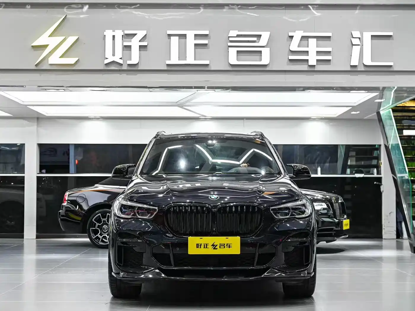 BMW X5 2022 Model xDrive 40Li M Sport Package фото 4