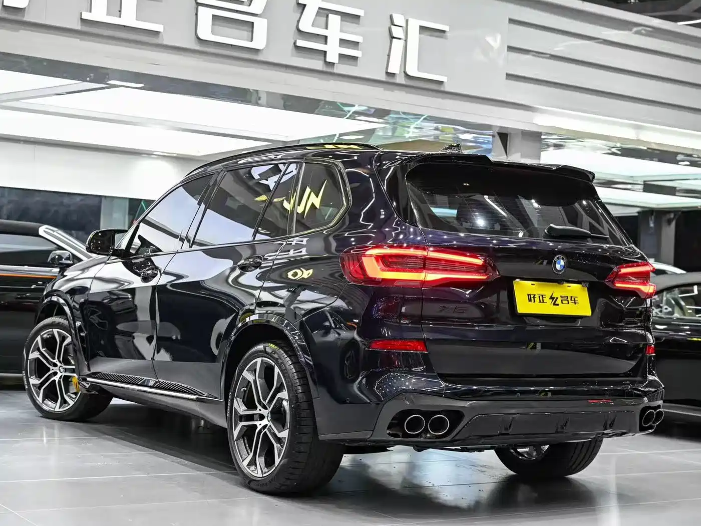 BMW X5 2022 Model xDrive 40Li M Sport Package фото 7