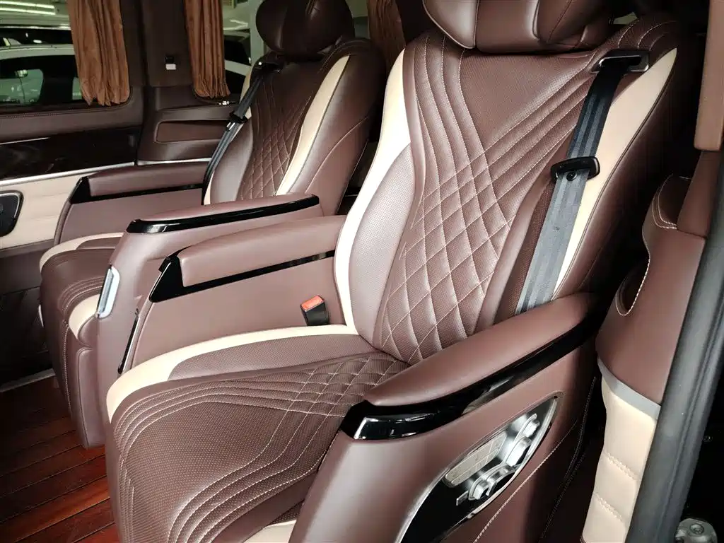 Mercedes-Benz V-Class 2017 Model V 260 Premium Edition фото 17