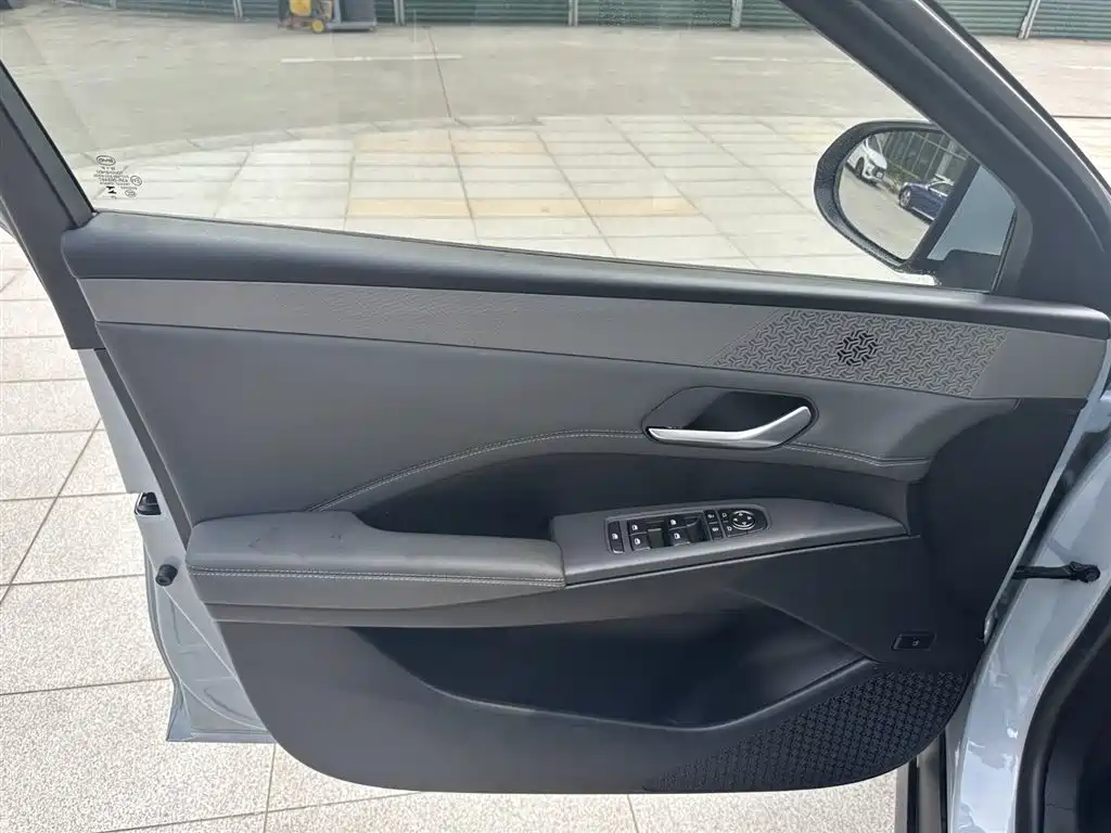 BYD Qin PLUS 2025 DM-i Smart Drive 55KM Leader фото 16