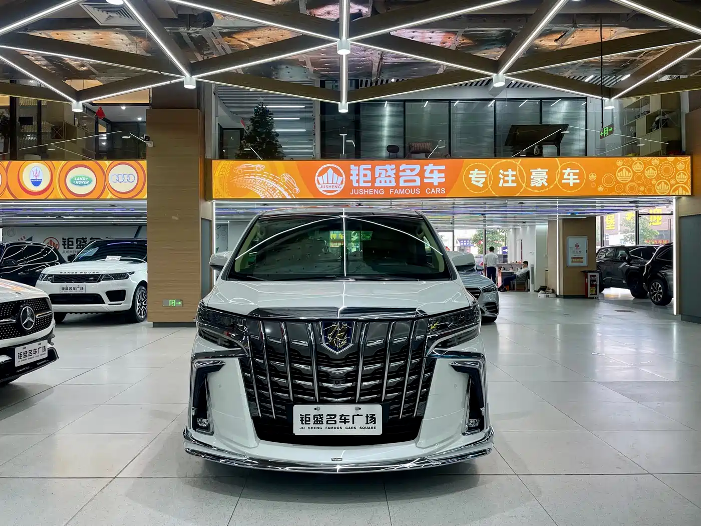 Toyota Alphard 2020 Hybrid 2.5L Premium Edition фото 2