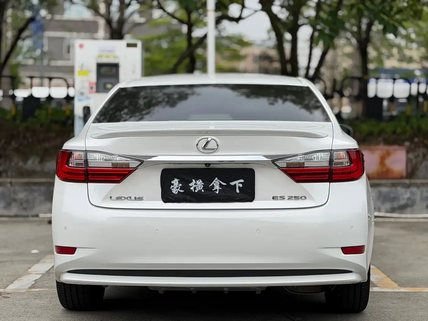Lexus ES 2015 200 Elite Edition фото 8