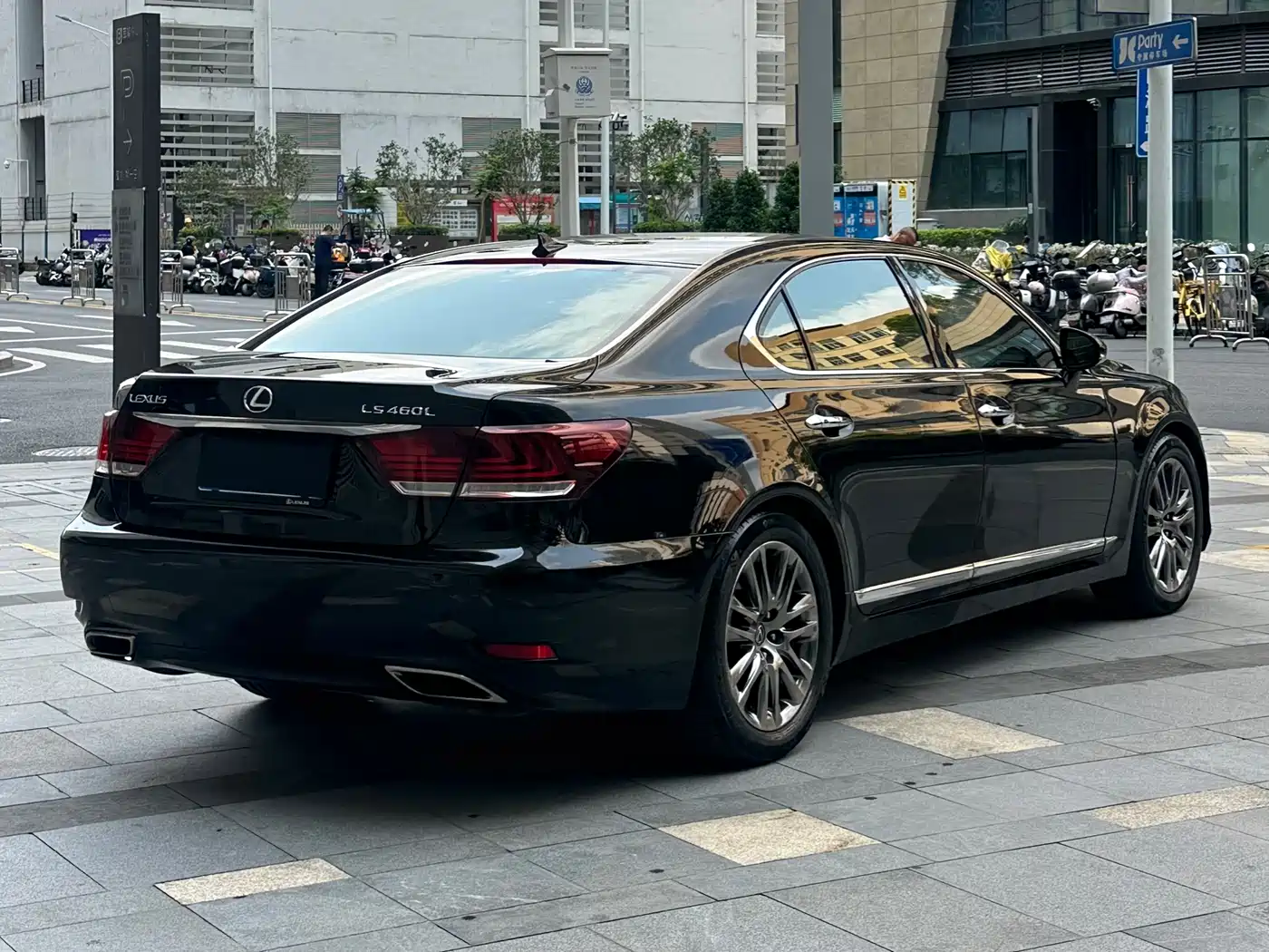 Lexus LS 2013 460L Luxury Edition фото 22