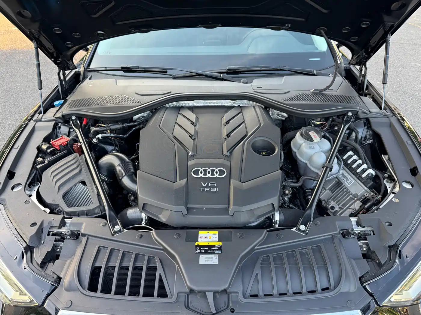 Audi A8 2022 A8L 50 TFSI quattro Comfort Collector's Edition фото 32