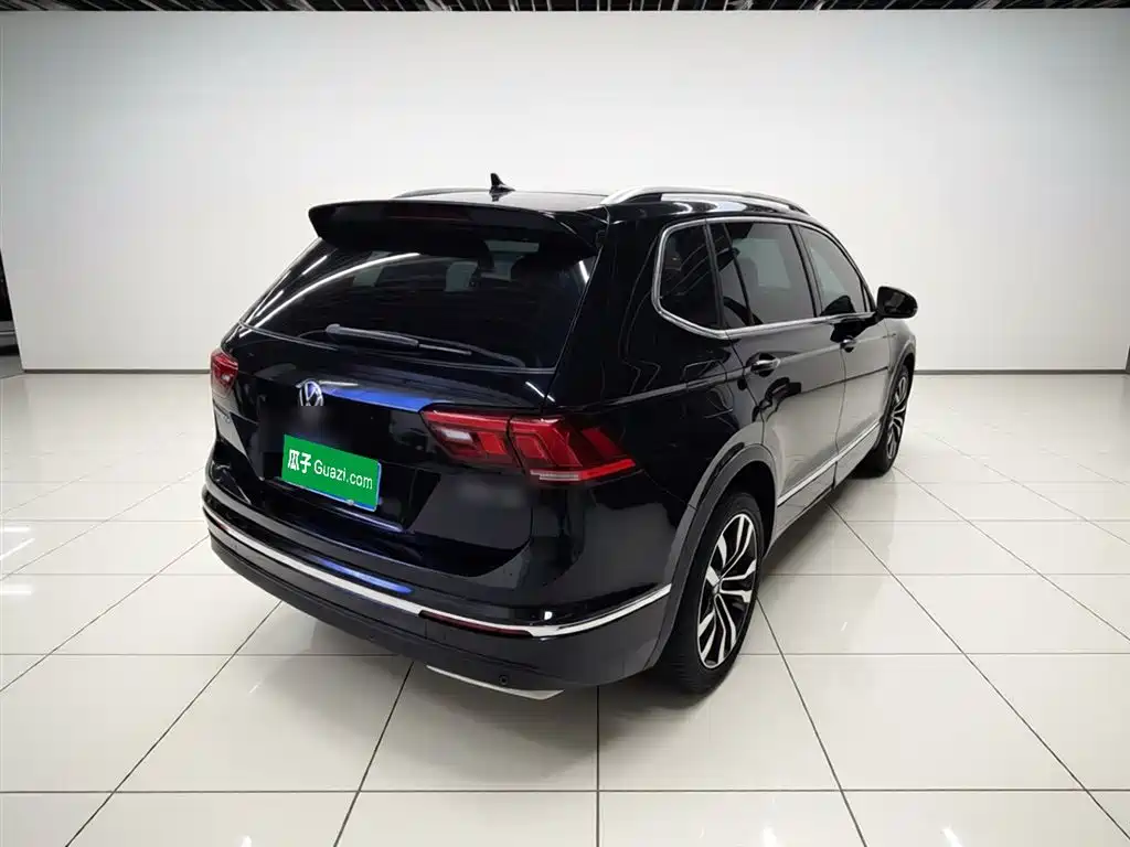 Volkswagen Tiguan L 2021 330TSI Automatic 2WD R-Line Premium фото 7