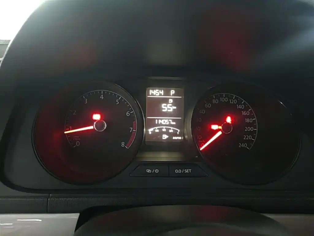 Volkswagen Lavida 2017 1.6L Automatic Trend Edition фото 12
