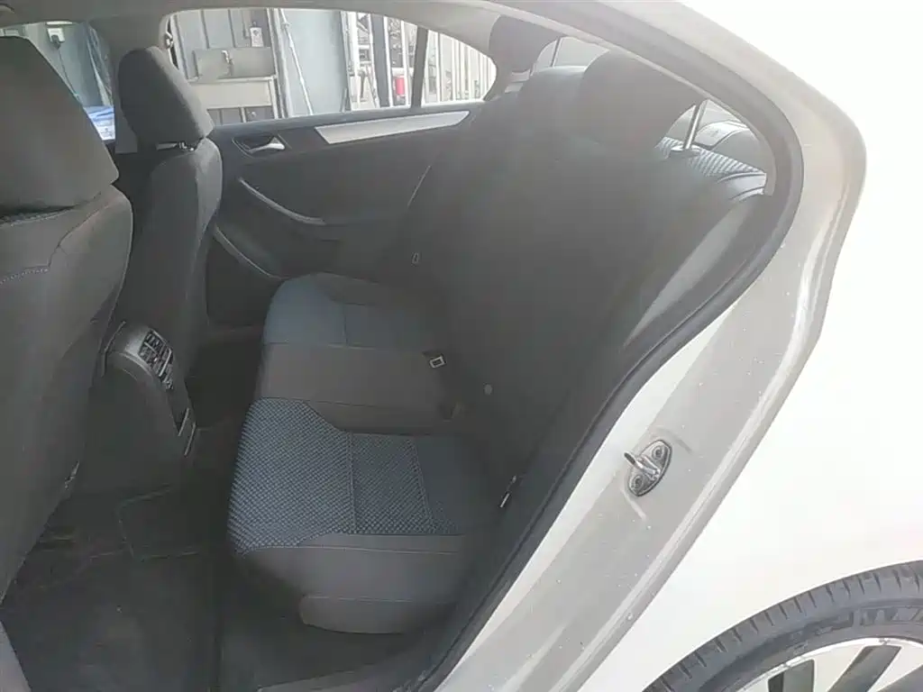 Volkswagen Sagitar 2014 Facelift 1.4TSI BlueMotion фото 17