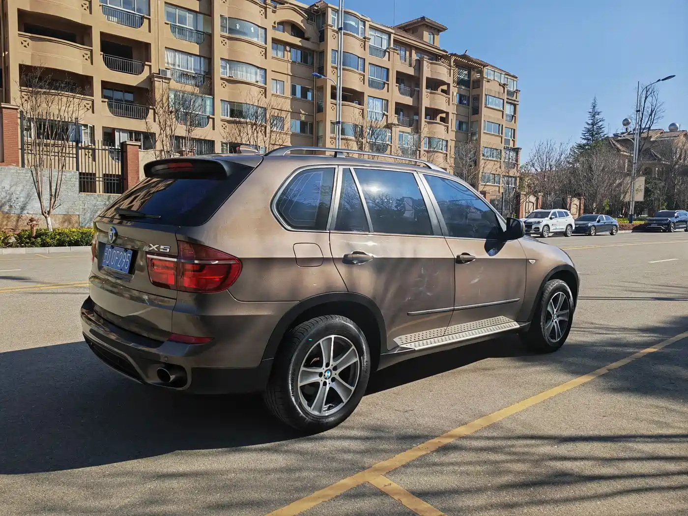 BMW X5 (Import) 2011 xDrive35i Leading Edition фото 6