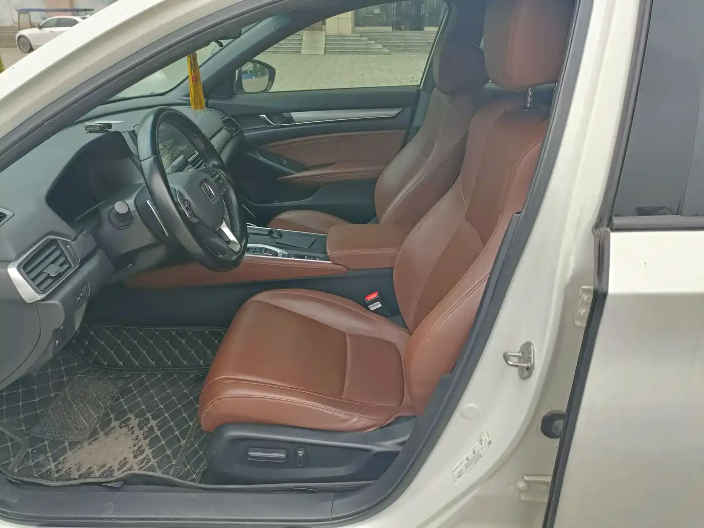 Фото 4 - Honda Inspire