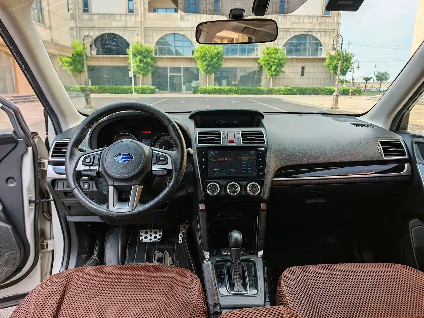 Subaru Forester 2016 2.0i Fashion Navigation Edition фото 13