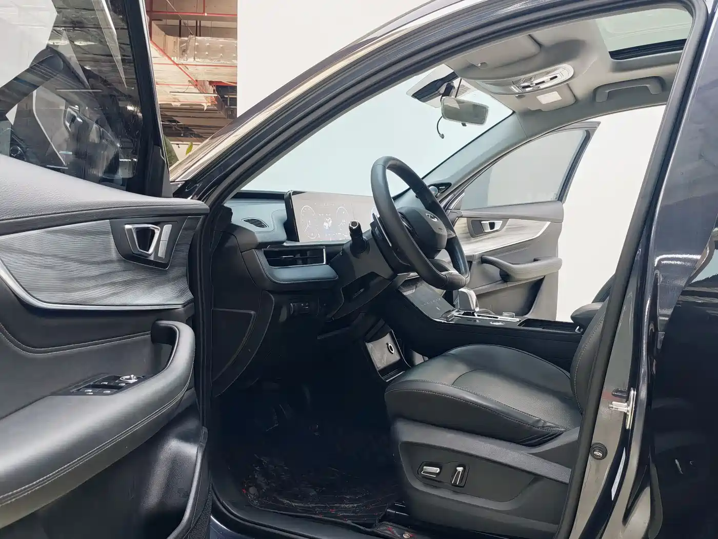 Chery Tiggo 8 PLUS 2022 290TGDI DCT Luxury Travel Edition фото 5