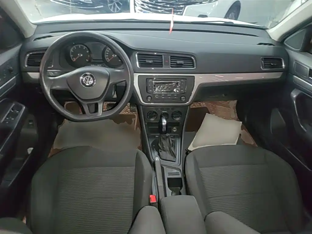 Volkswagen Lavida 2017 1.6L Automatic Trend Edition фото 10