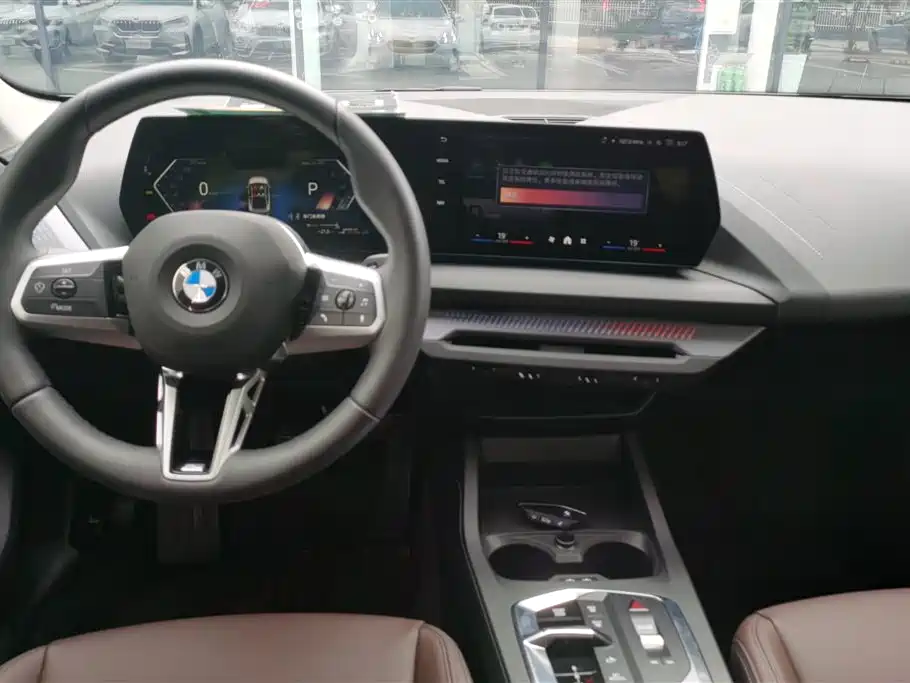 BMW 2 Series 2025 225L M Sport Package фото 12