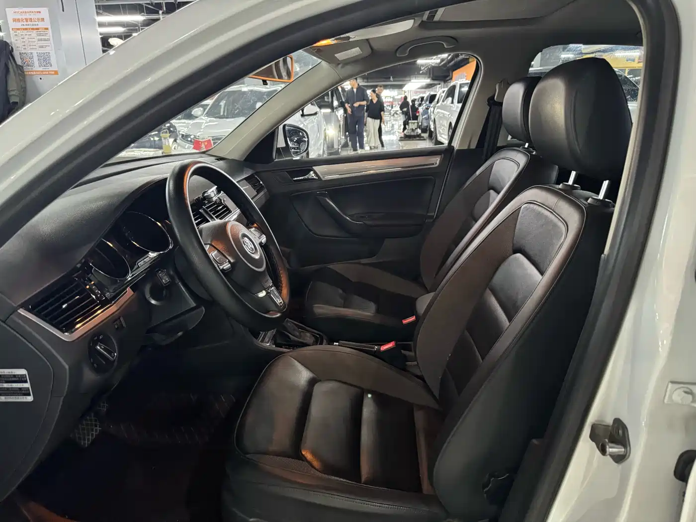 Volkswagen Bora 2015 Quality Edition 1.6L Automatic Comfort фото 4