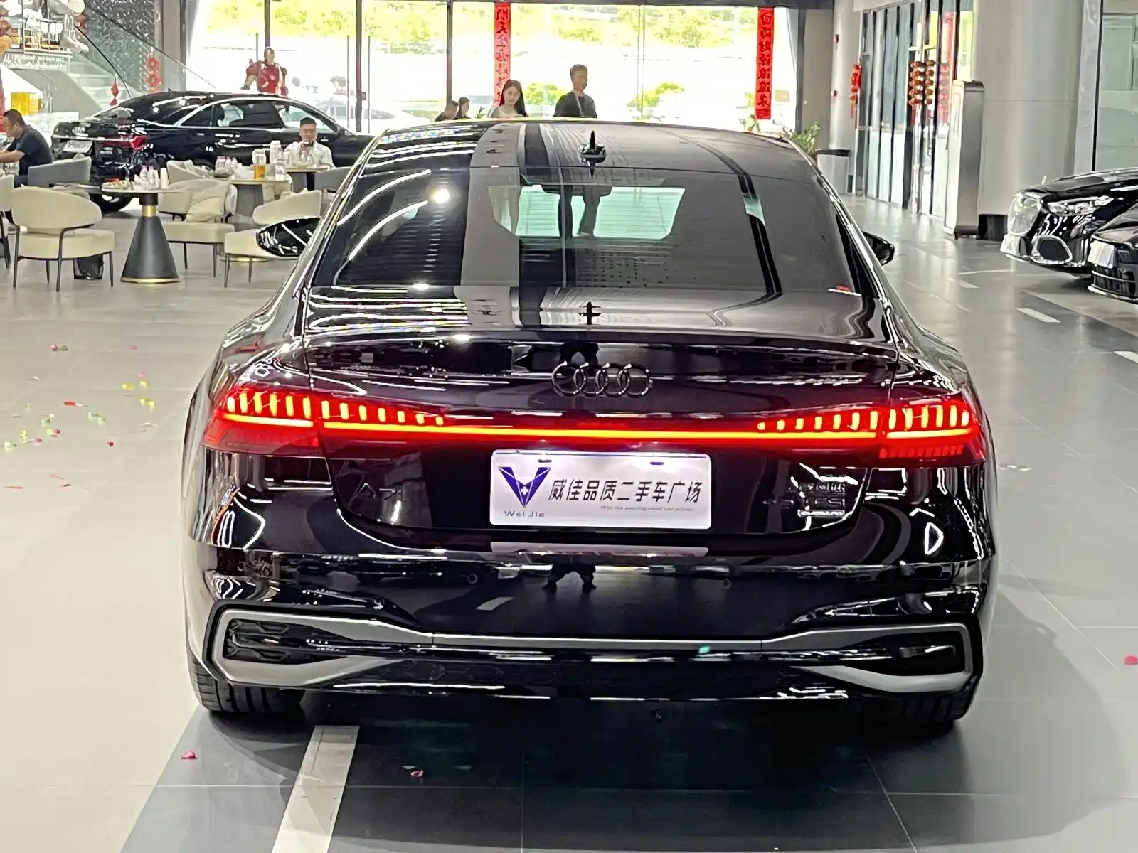 Фото 7 - Audi A7L