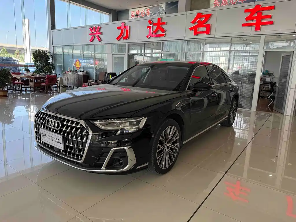 AUDI A8