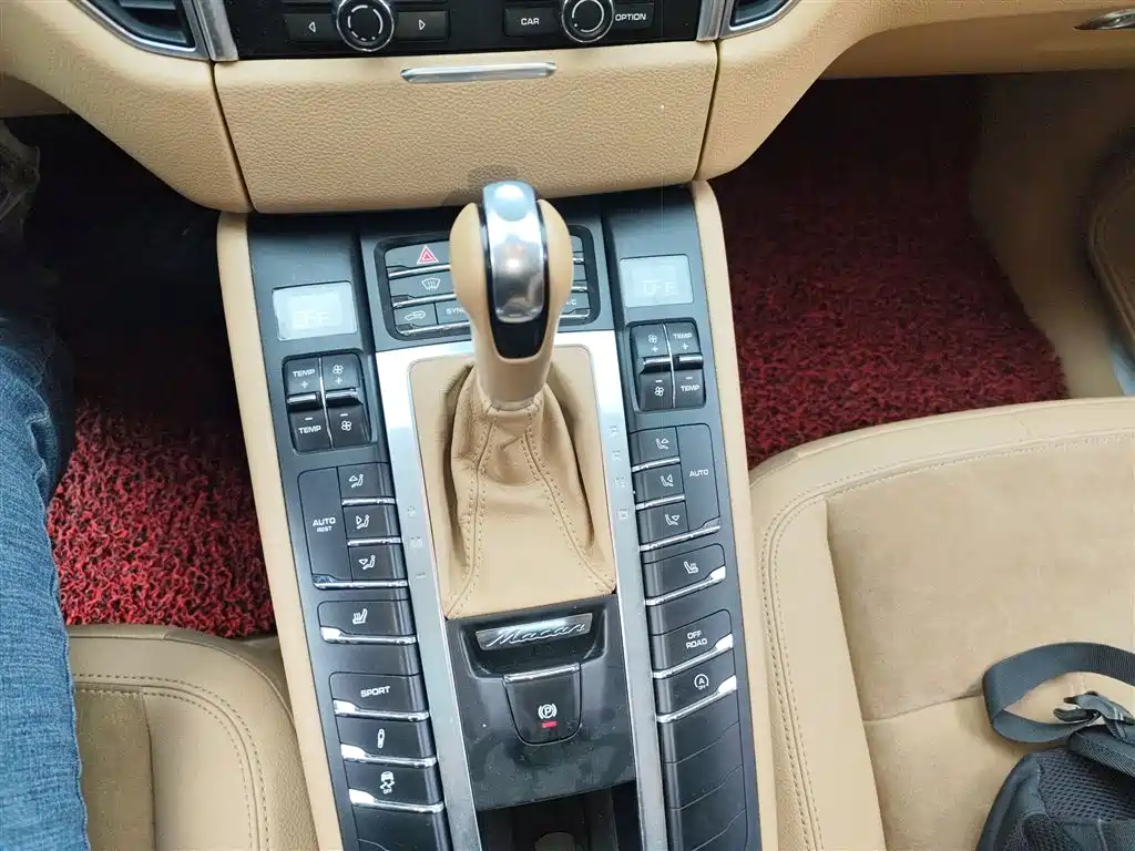 Porsche Macan 2014 Macan 2.0T фото 10