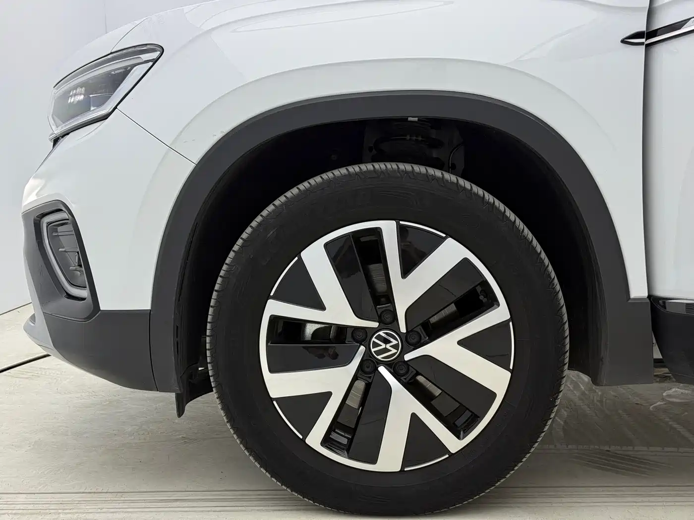Volkswagen Tayron 2023 280TSI 2WD Luxury Plus Advanced Edition фото 9