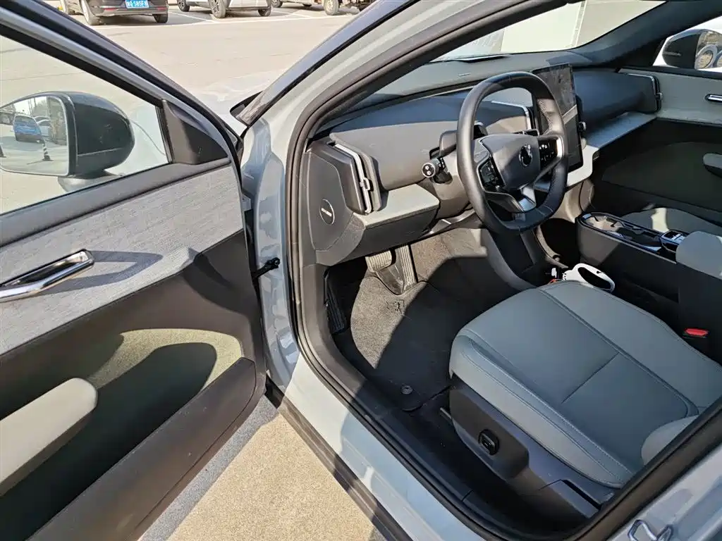 Volvo EX30 2024 2025 RWD Long Range Ultra