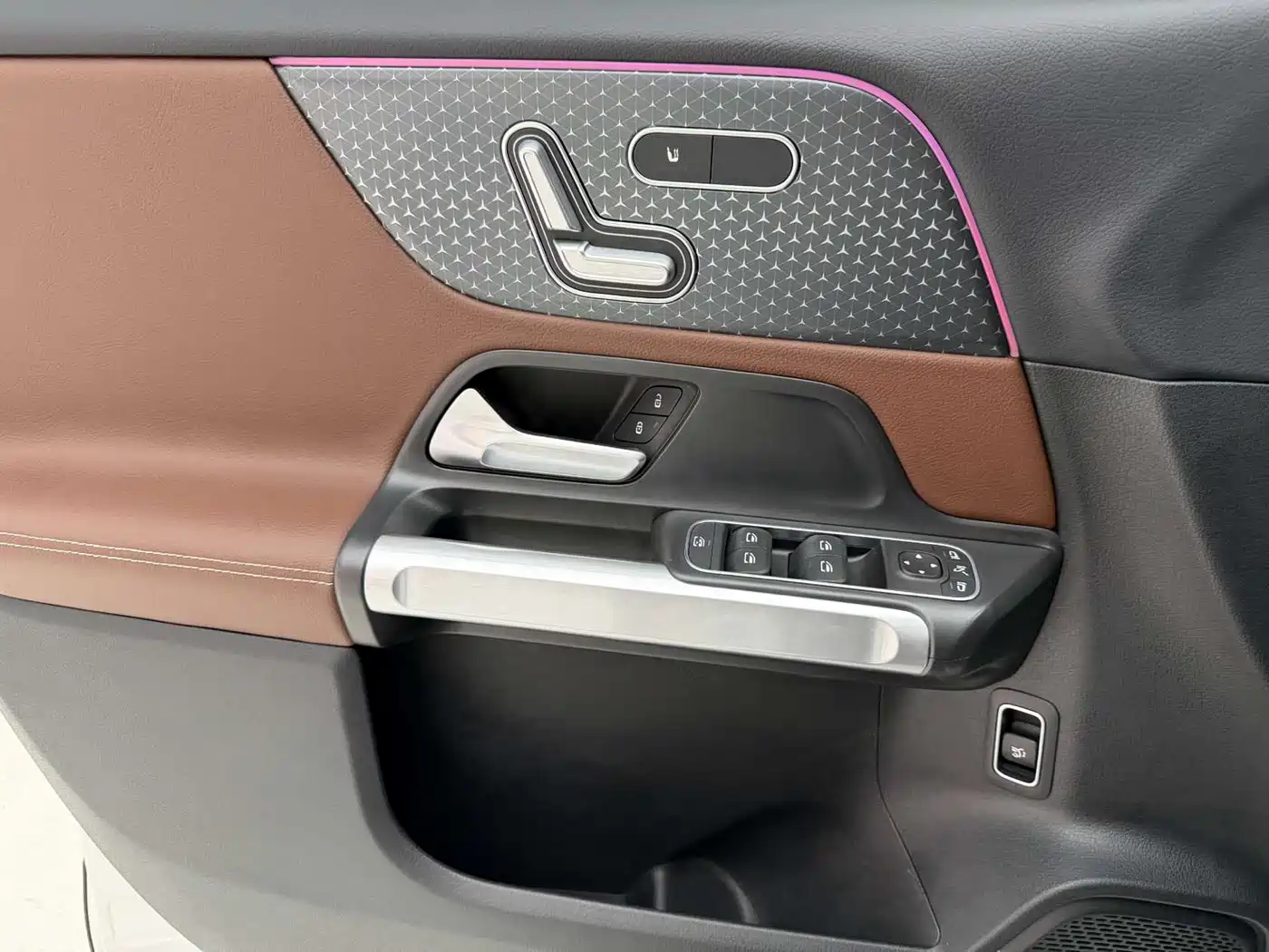 Mercedes-Benz GLB 2024 GLB 220 Fashion фото 19