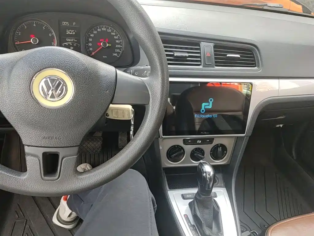 Volkswagen Lavida 2013 Facelift Classic 1.6L Automatic Trend фото 10