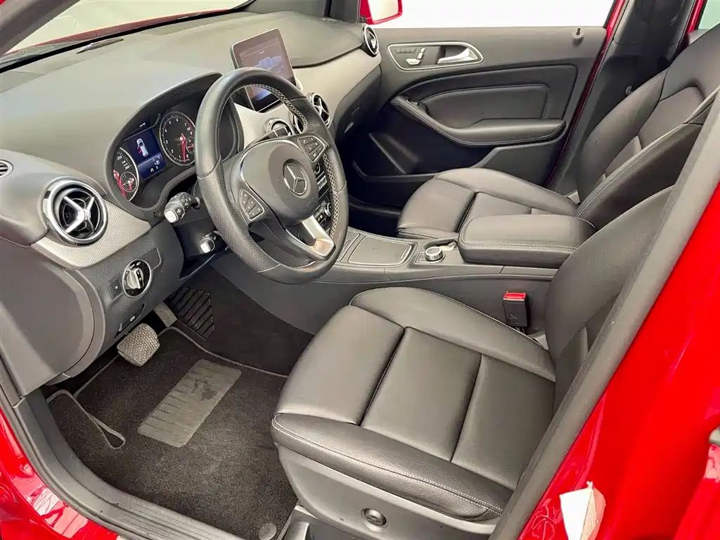 Mercedes-Benz B-Class 2018 B 200 Fashion фото 6