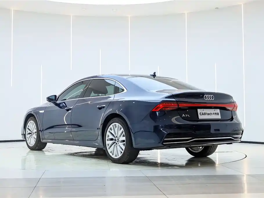 Audi A7L 2024 45TFSI S-line Dream Edition Crystal Package фото 7