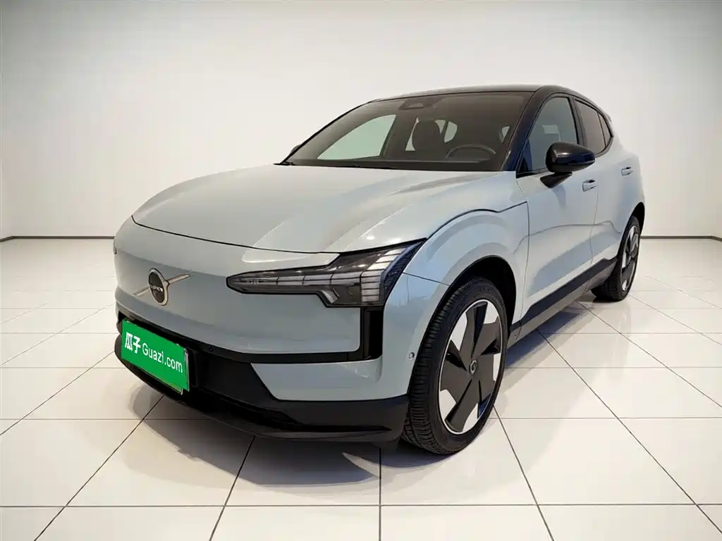 Volvo EX30 2024 2025 RWD Long Range Ultra